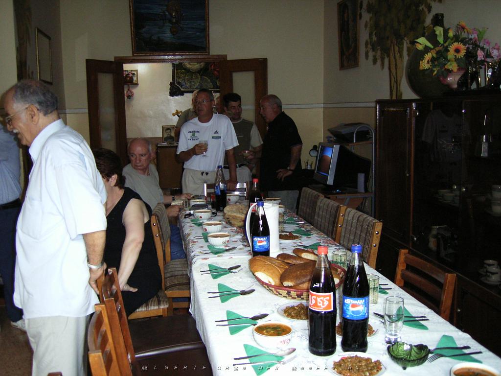 097-ORAN-Juin06-repas chez Hamidou.jpg - Unicode